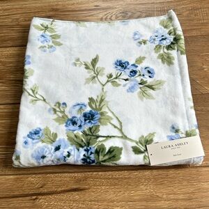 COPY - NWT Laura Ashley Bath Towel